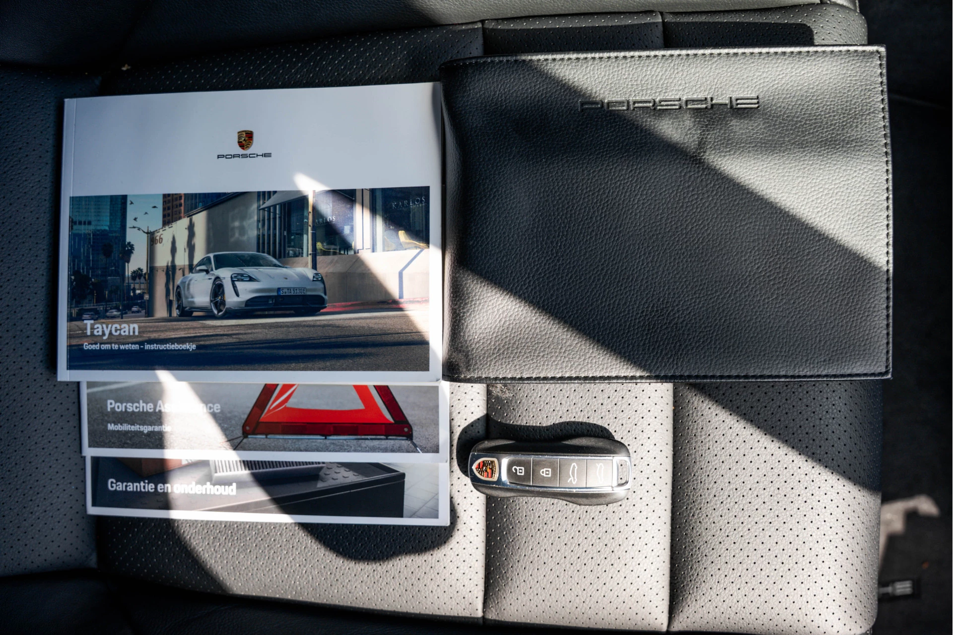 Hoofdafbeelding Porsche Taycan