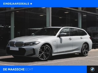 BMW 3 Serie Touring 330e High Executive M Sport Automaat / Panoramadak / Trekhaak / Sportstoelen / Active Cruise Control / Adaptieve LED / Parking Assistant Plus / M Adaptief onderstel