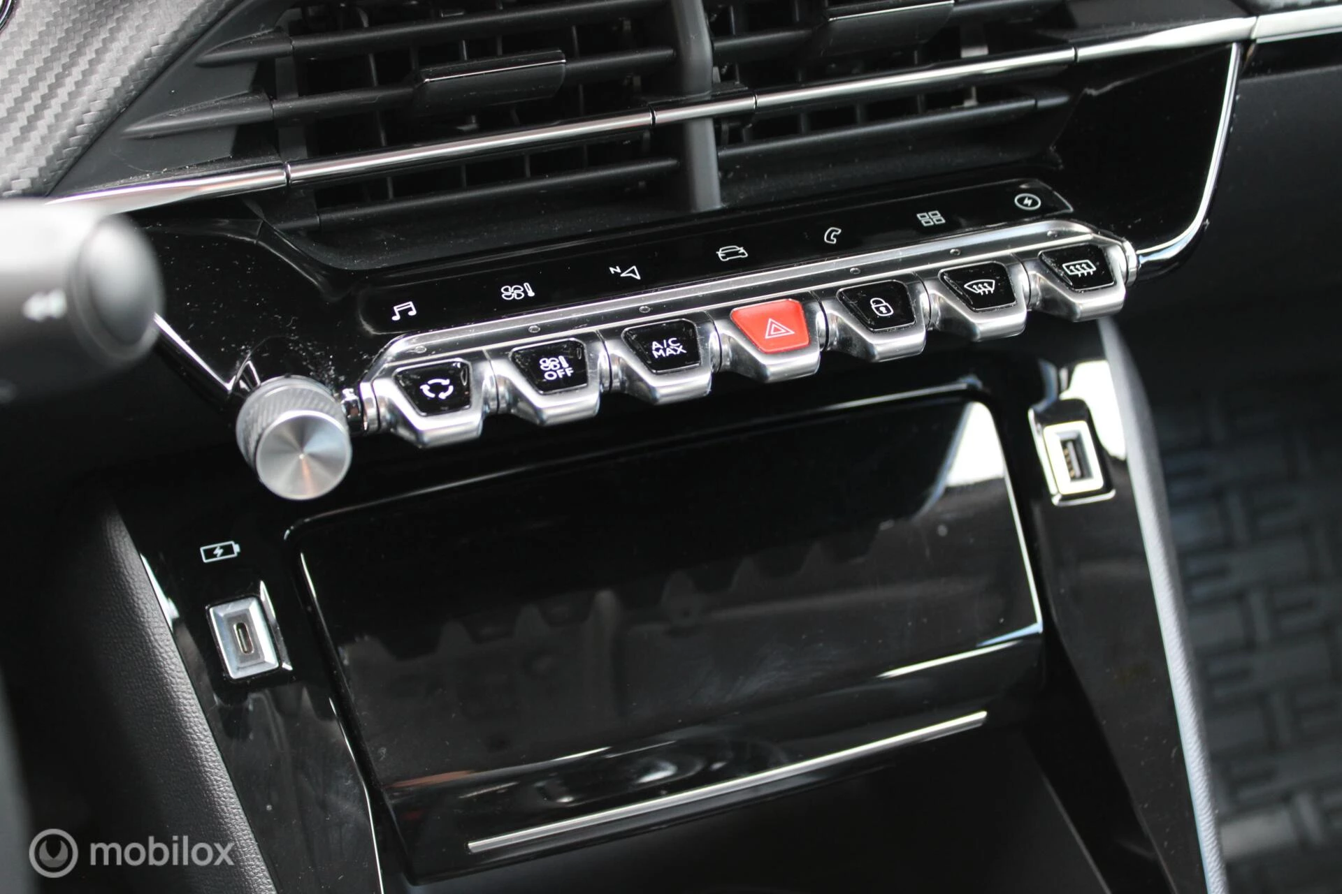 Hoofdafbeelding Peugeot e-2008