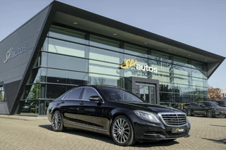 Mercedes-Benz S-klasse S500 V8 455pk 4Matic Panoramadak Trekhaak elektrisch Luchtvering Widescreen Sfeerverlichting 20" LMV