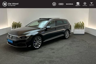 Hoofdafbeelding Volkswagen Passat Volkswagen Passat Variant GTE 1.4 TSI 218pk DSG PHEV Business | Panoramadak, Park Assist, Trekhaak Zwenkbaar |