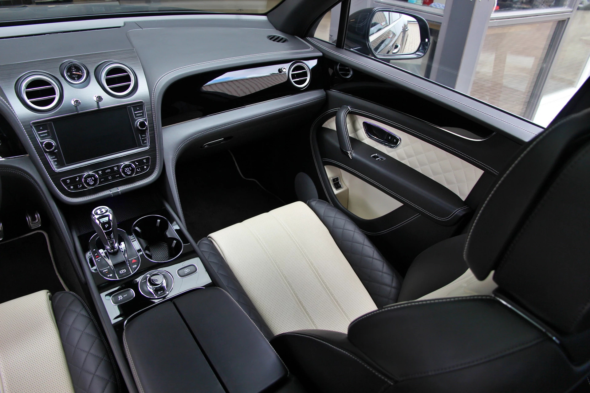 Hoofdafbeelding Bentley Bentayga