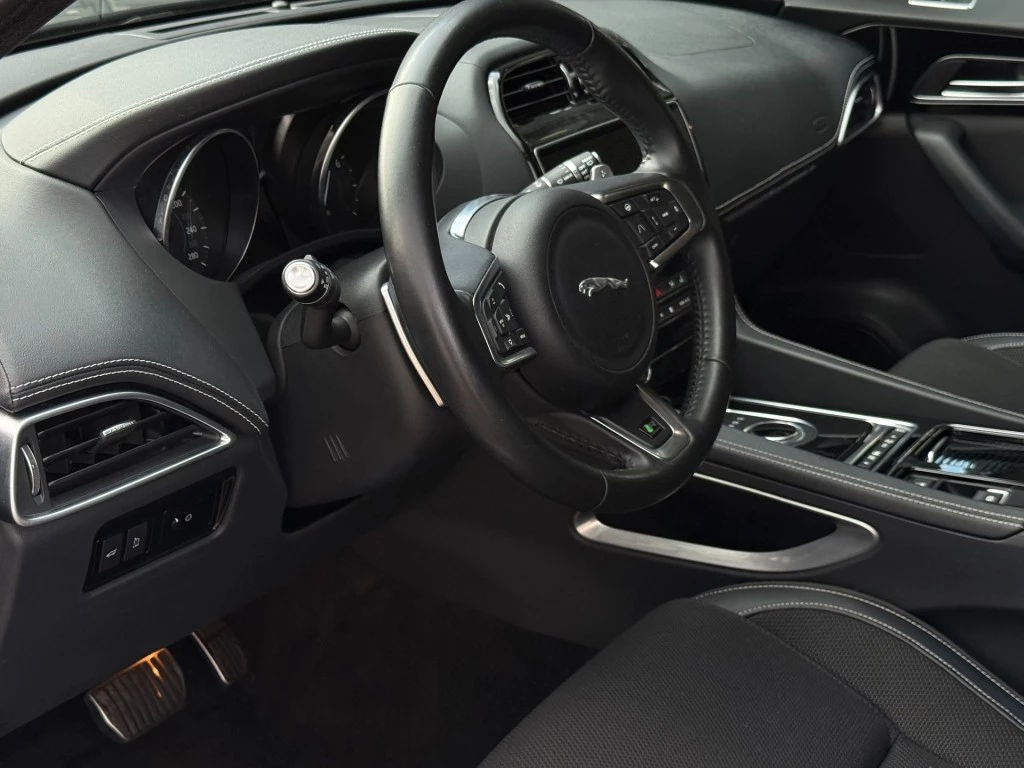 Hoofdafbeelding Jaguar F-PACE