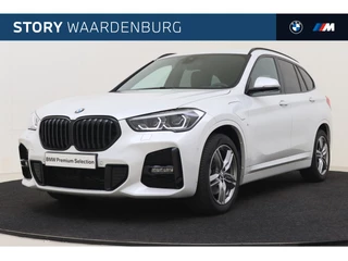 BMW X1 xDrive25e M Sport Automaat / Sportstoelen / LED / Park Assistant / Cruise Control / Stoelverwarming
