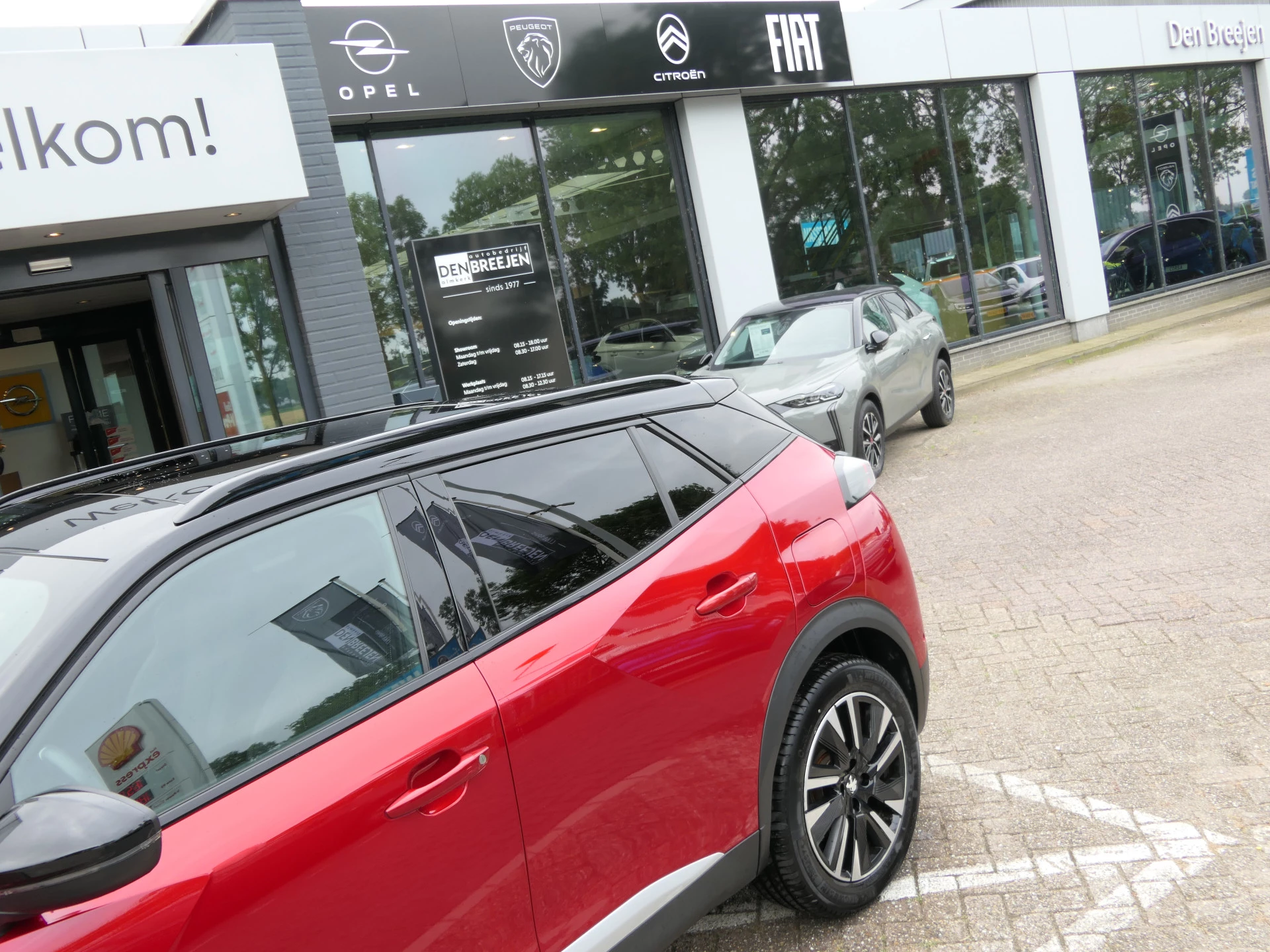 Hoofdafbeelding Peugeot e-2008