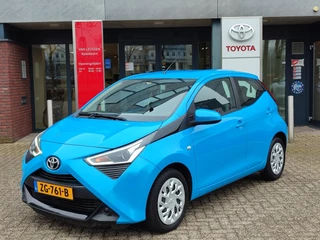 Toyota Aygo X-PLAY 5-DEURS AIRCO BLUETOOTH CAMERA 4S-BANDEN EL-RAMEN/SPIEGELS NL-AUTO
