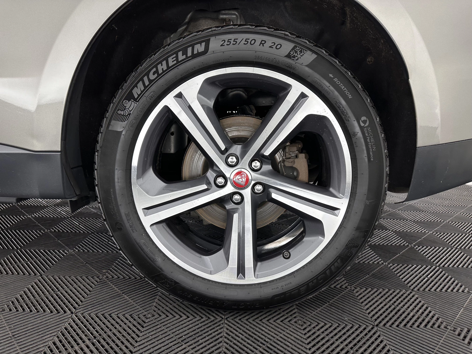 Hoofdafbeelding Jaguar F-PACE