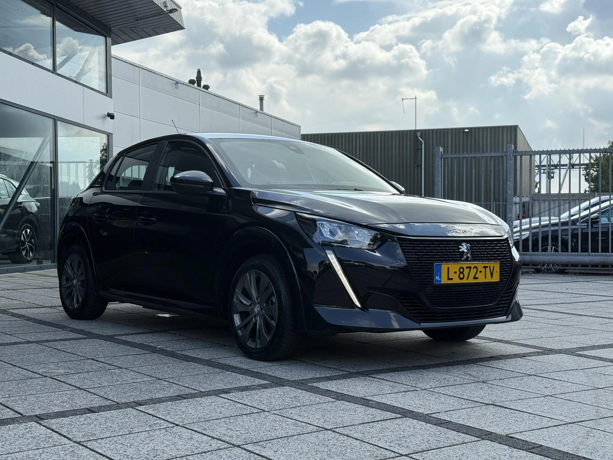 Hoofdafbeelding Peugeot e-208