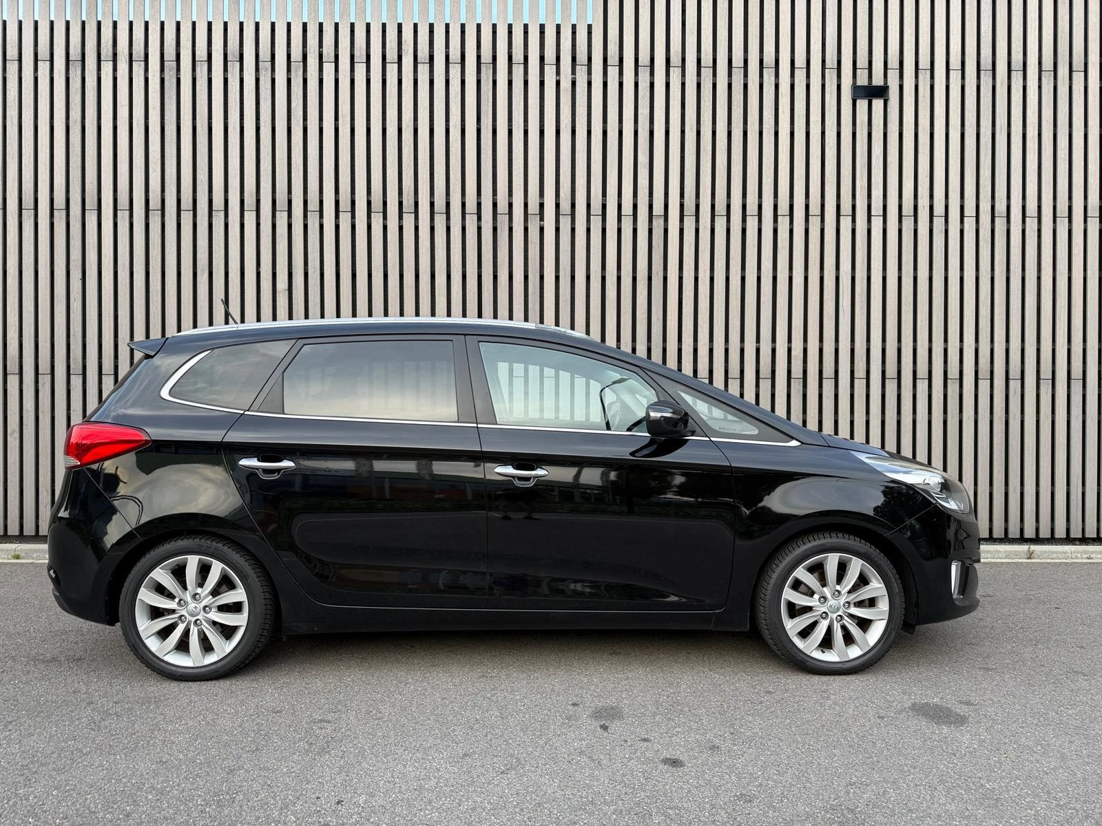 Hoofdafbeelding Kia Carens