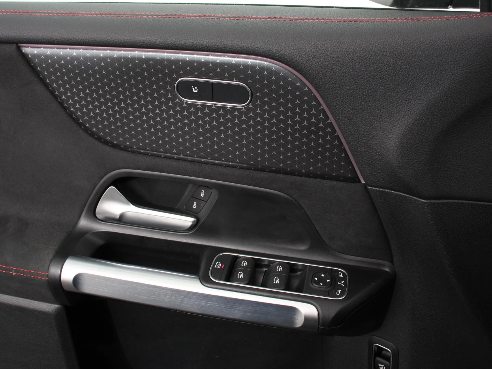 Hoofdafbeelding Mercedes-Benz EQB