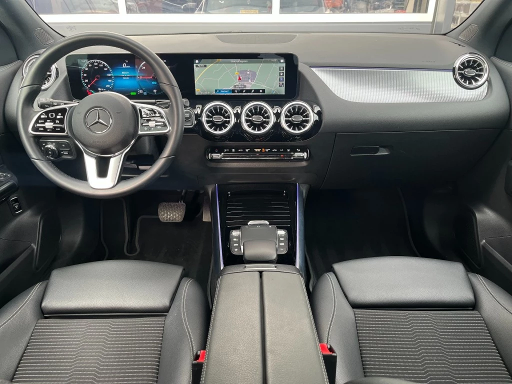 Hoofdafbeelding Mercedes-Benz EQA