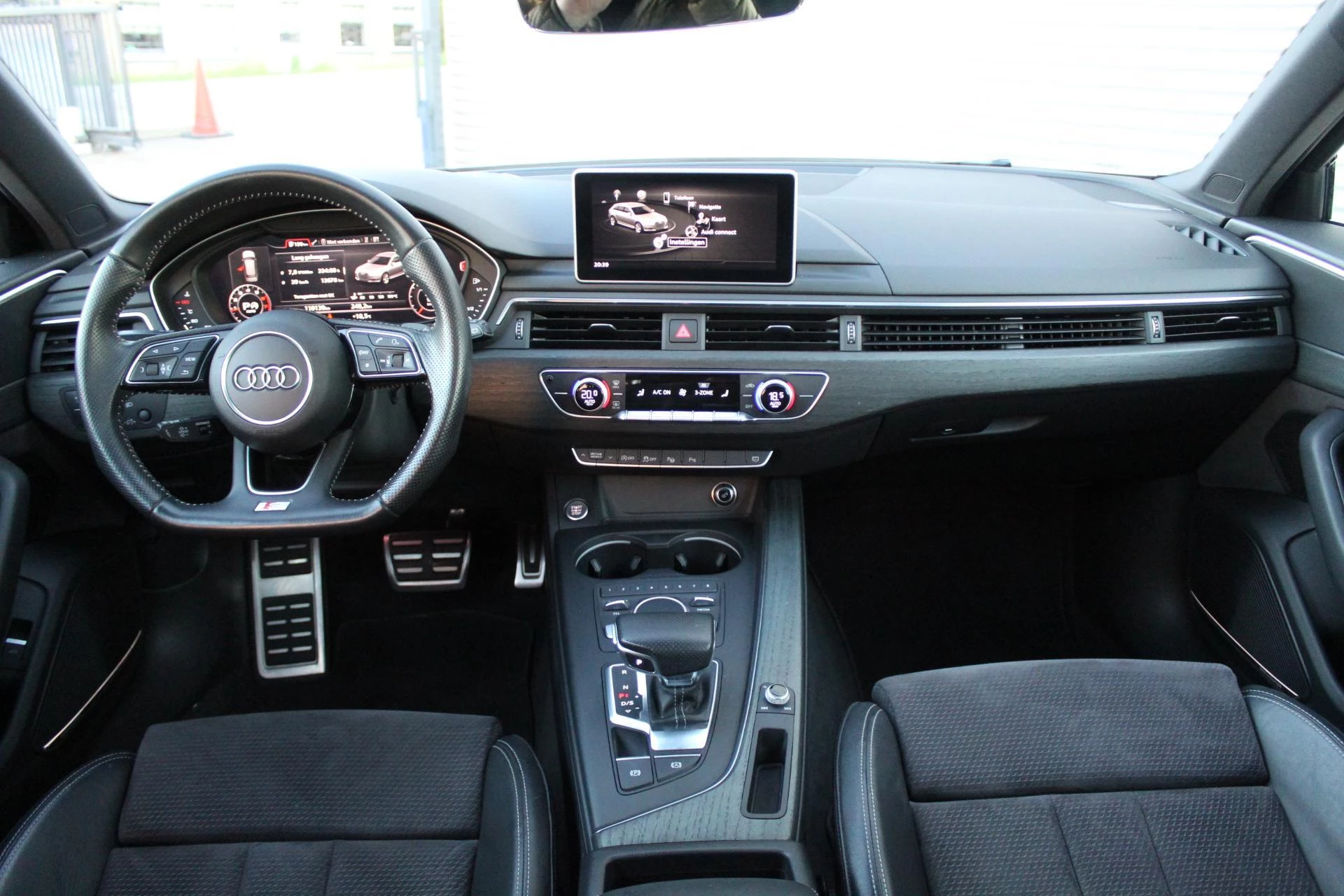 Hoofdafbeelding Audi A4