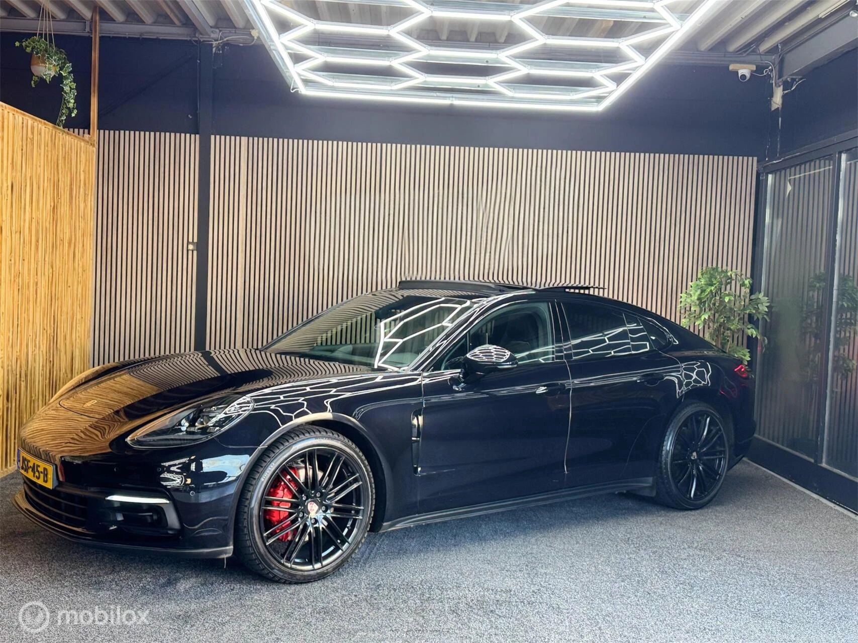 Hoofdafbeelding Porsche Panamera