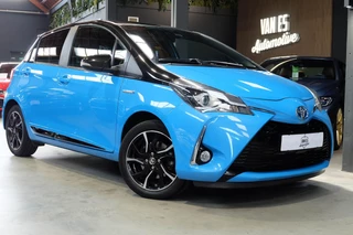 Hoofdafbeelding Toyota Yaris Toyota Yaris 1.5 Hybrid SkyBlue / 1ste eig. / Dealeronderh. / Fabrieksgarantie
