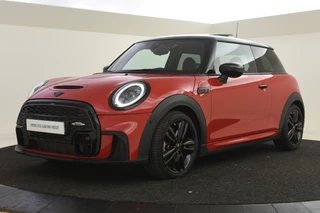 MINI Cooper S Hatchback JCW Automaat | Panoramadak | Achteruitrijcamera | JCW Sportstoelen | Harman-Kardon | Park Assistant / LED | Comfort Access