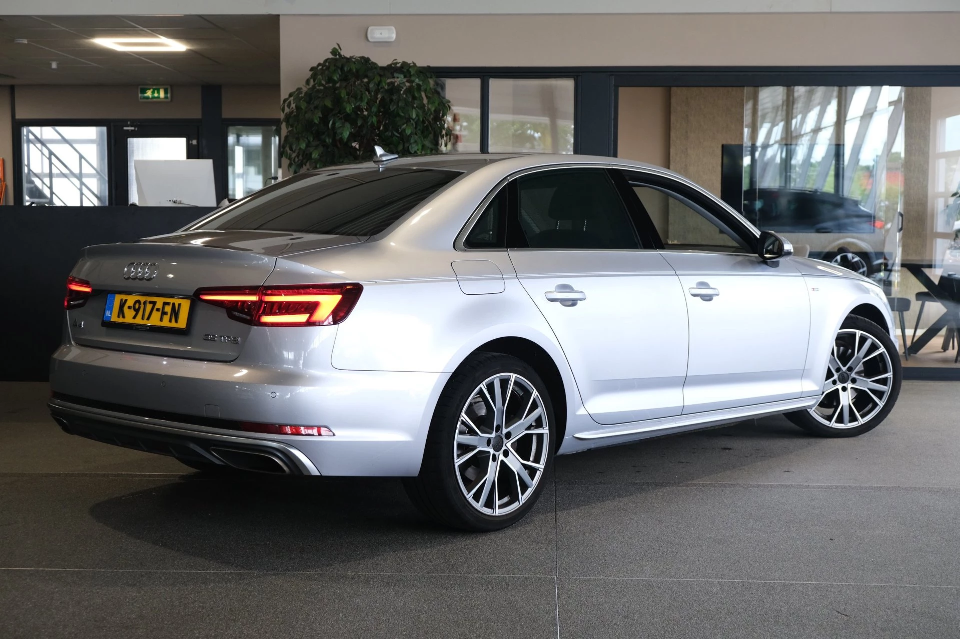 Hoofdafbeelding Audi A4