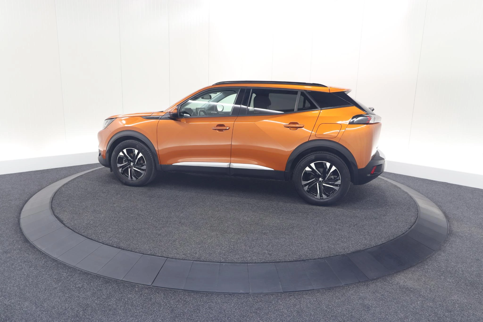 Hoofdafbeelding Peugeot e-2008