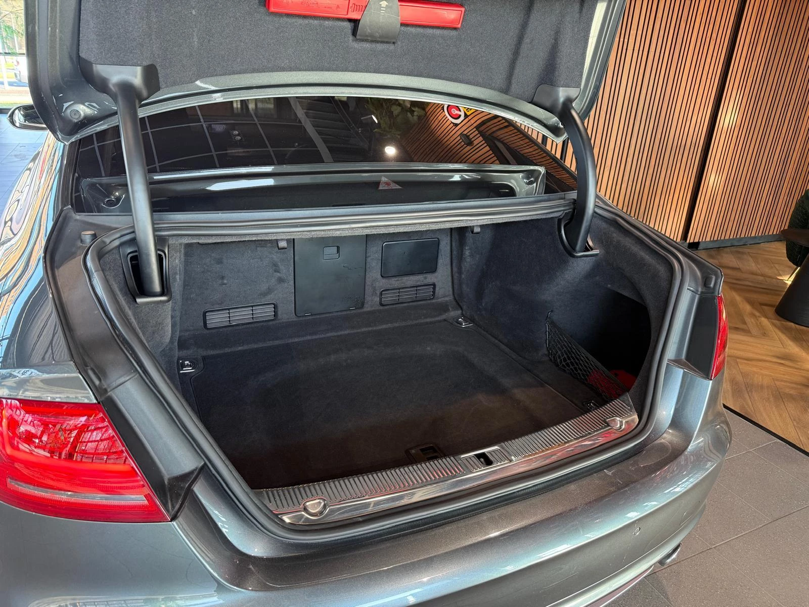 Hoofdafbeelding Audi A8