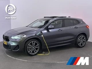 BMW X2 xDrive25e M-Sport Plug in Hybrid | Panodak | Camera | Navi Prof | Sportstoelen Verwarmd | Led | Sfeerverlichting |