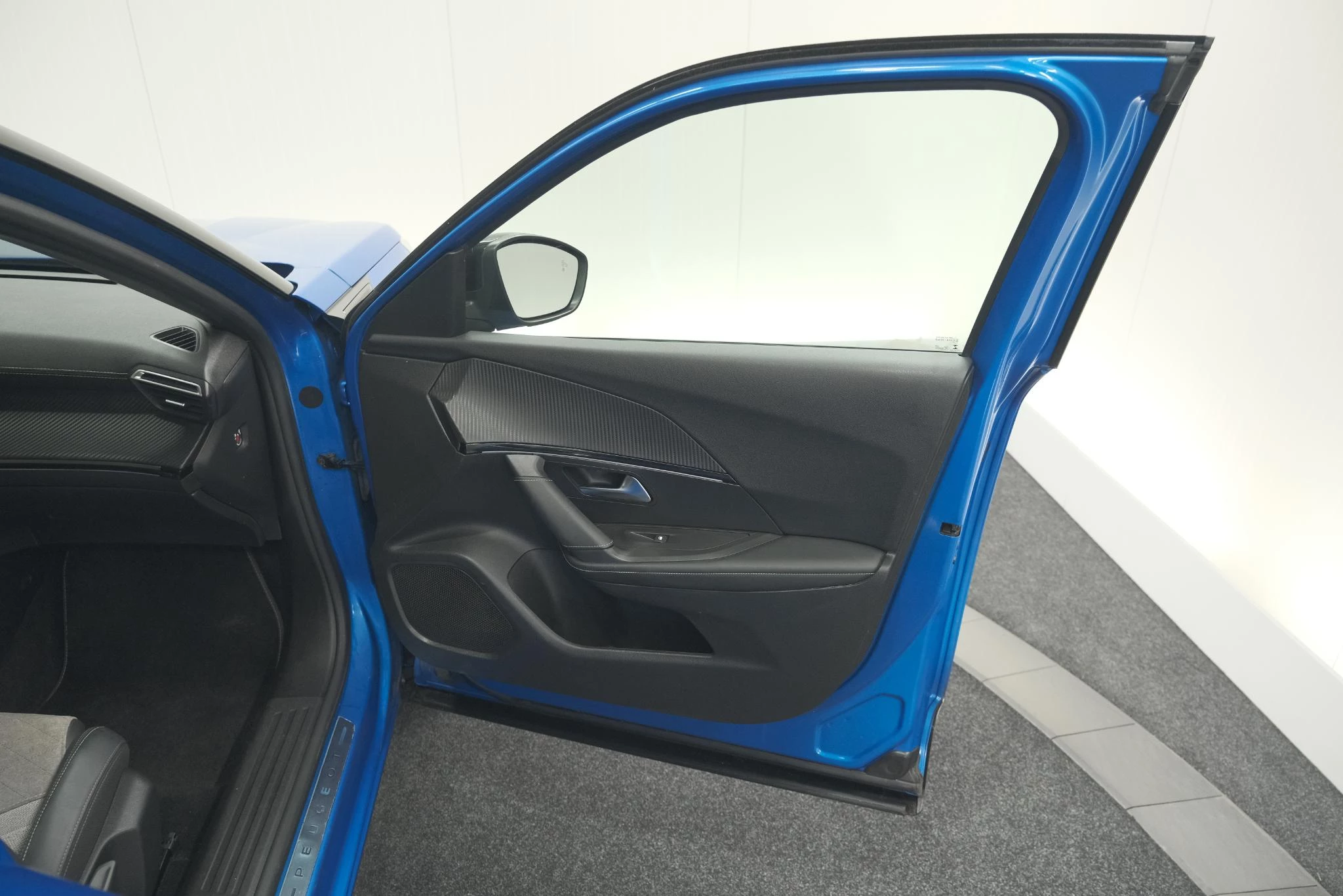 Hoofdafbeelding Peugeot e-2008