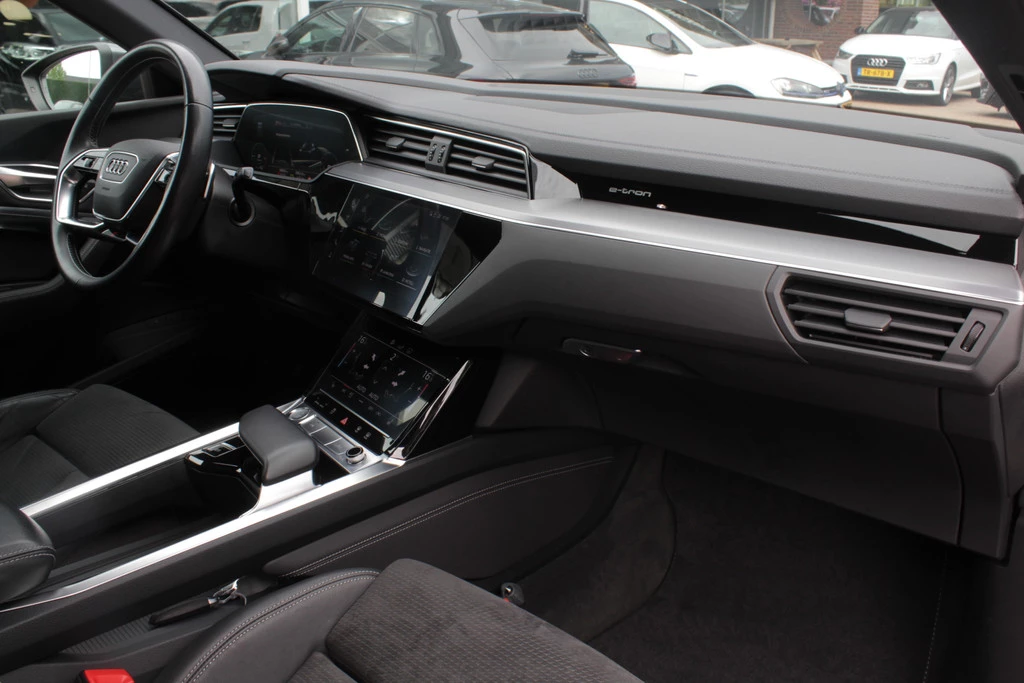 Hoofdafbeelding Audi e-tron