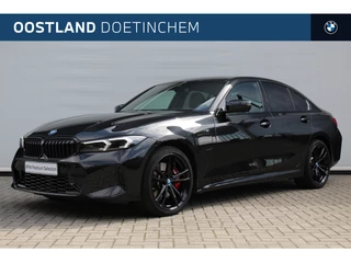 BMW 3 Serie 320e M Sport Automaat / Schuif-kanteldak / Sportstoelen / Achteruitrijcamera / Comfort Access / Adaptieve LED / Stoelverwarming / Harman Kardon / Widescreen Display