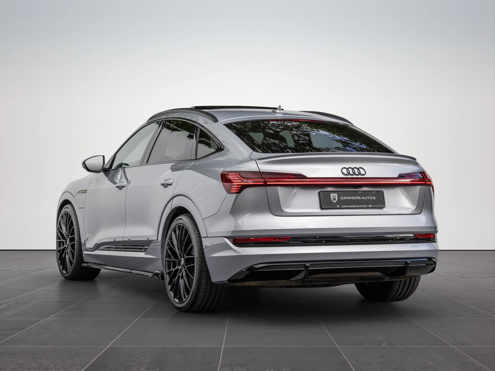 Hoofdafbeelding Audi e-tron