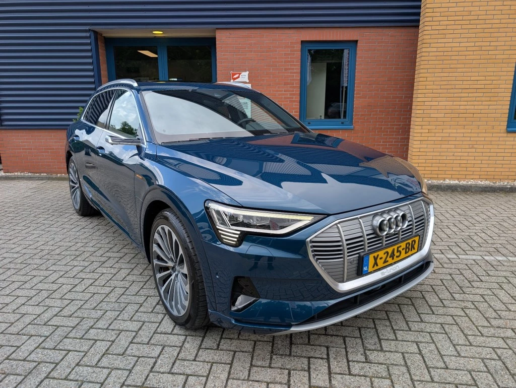 Hoofdafbeelding Audi e-tron