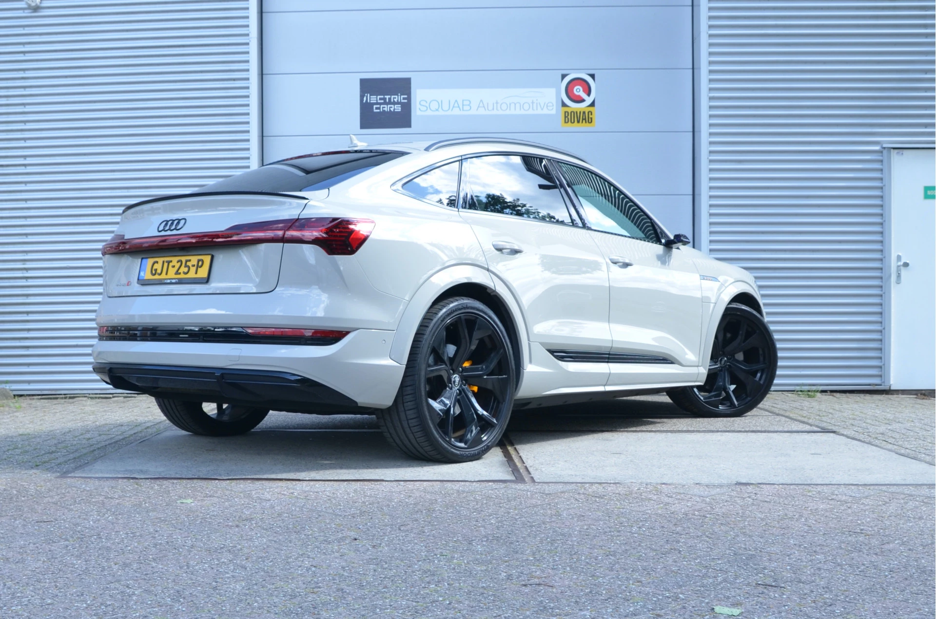 Hoofdafbeelding Audi e-tron