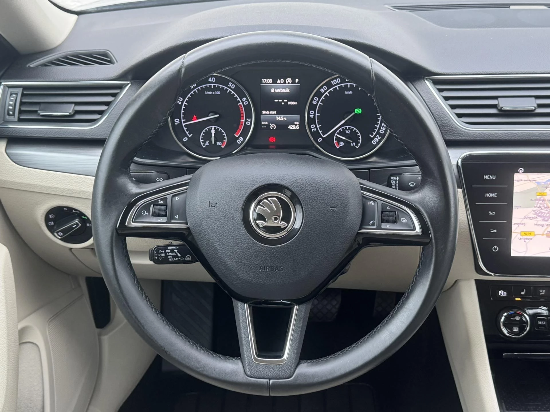 Hoofdafbeelding Škoda Superb