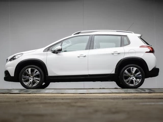 Peugeot 2008 1.2 PureTech Allure Sport (NAVI,CLIMATE,CRUISE,CAMERA,PDC,GRIP CONTROL,ELEKTRISCH PAKKET,SPORTSTOELEN,LM VELGEN)