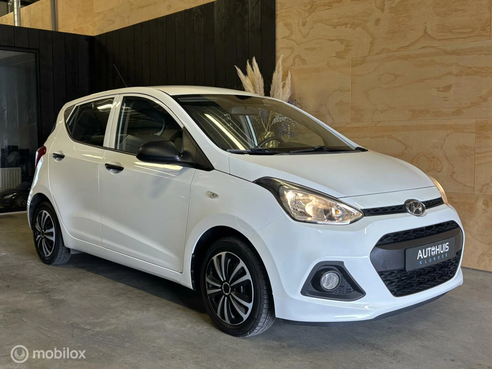 Hoofdafbeelding Hyundai i10