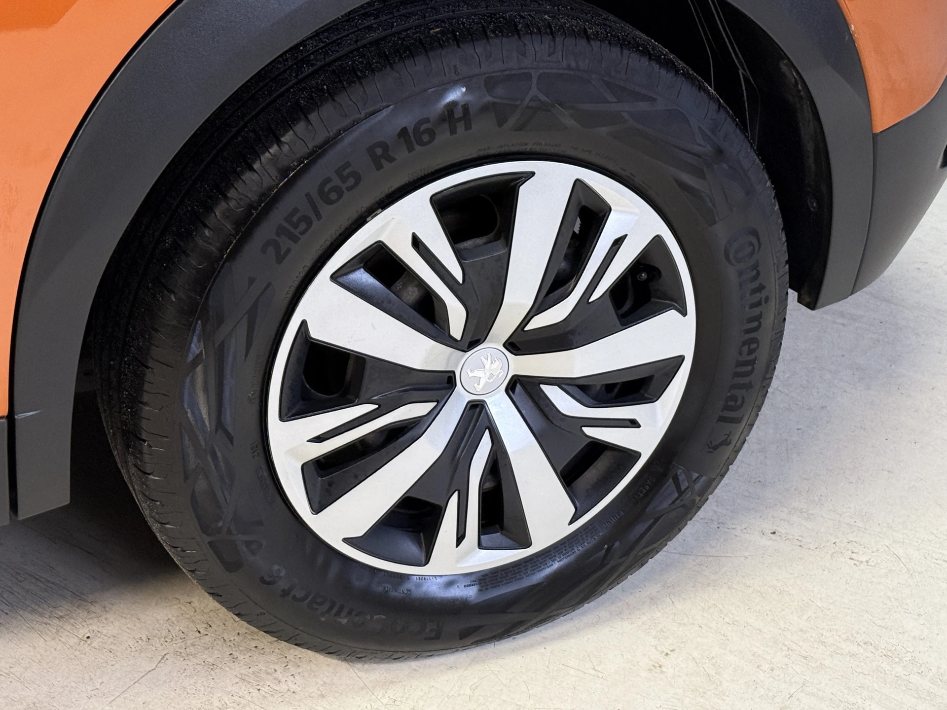 Hoofdafbeelding Peugeot e-2008