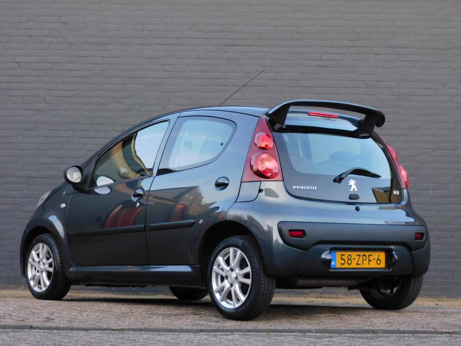 Hoofdafbeelding Peugeot 107