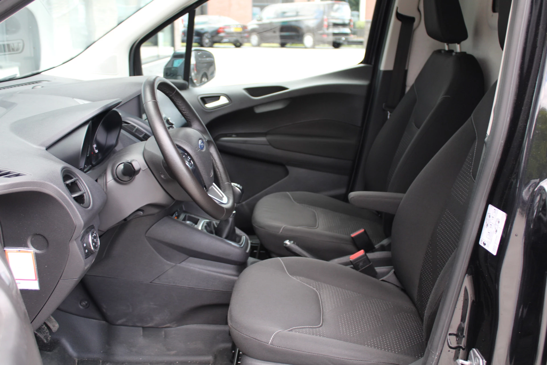 Hoofdafbeelding Ford Transit Courier