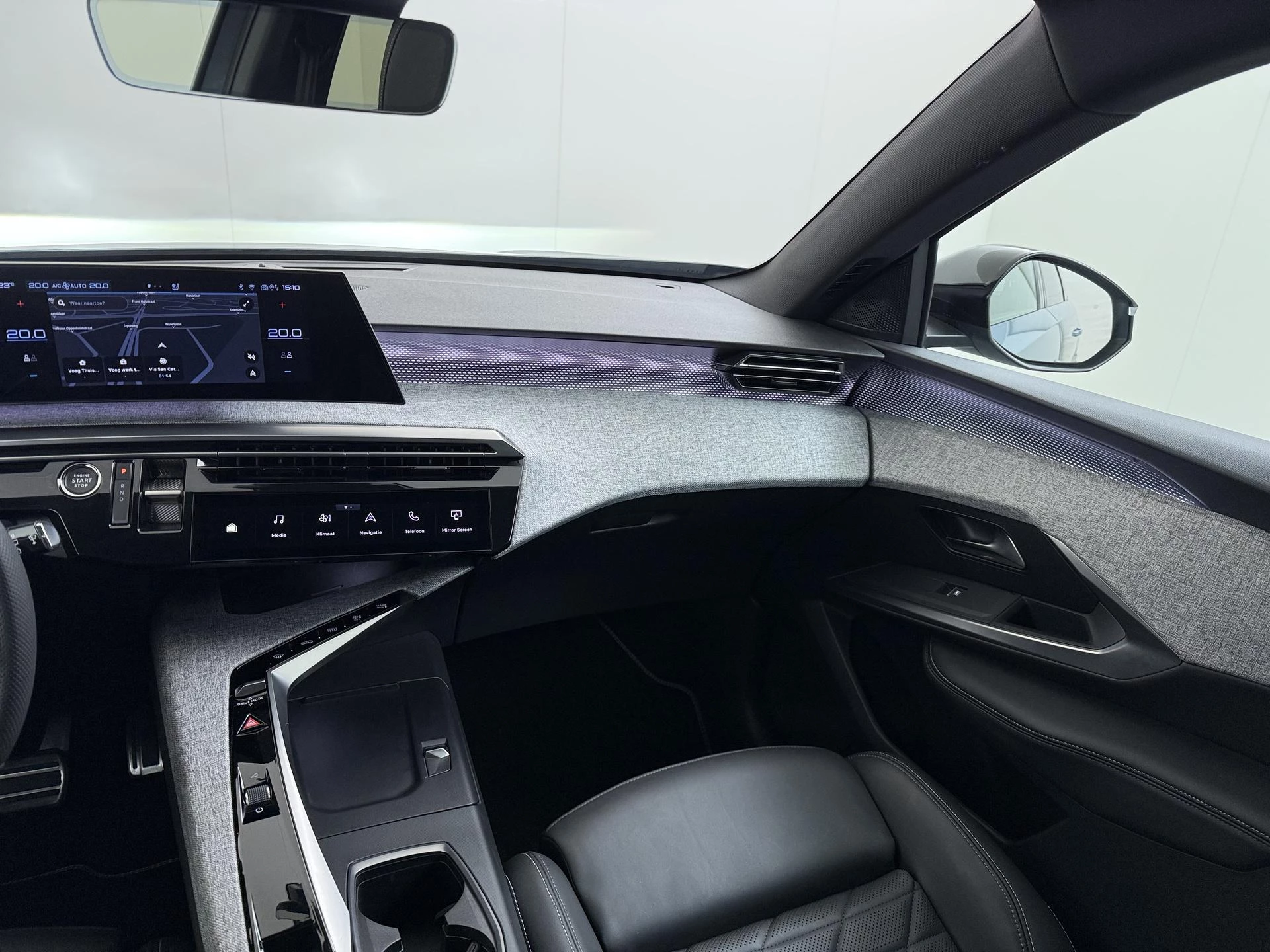 Hoofdafbeelding Peugeot e-5008