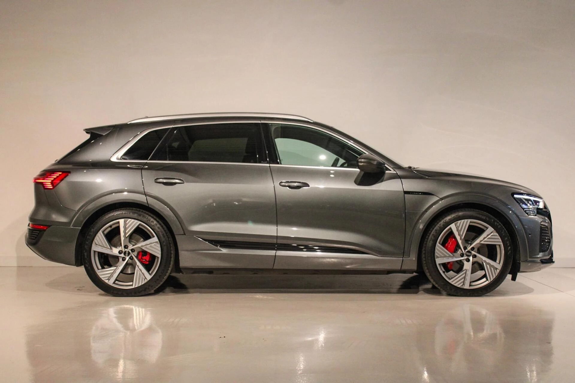 Hoofdafbeelding Audi Q8 e-tron