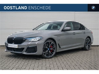 BMW 5 Serie 545e xDrive High Executive M Sport Automaat / Achteruitrijcamera / Soft-Close / Stoelventilatie / Laserlight / Adaptief onderstel / Active Steering / Head-Up / Harman Kardon