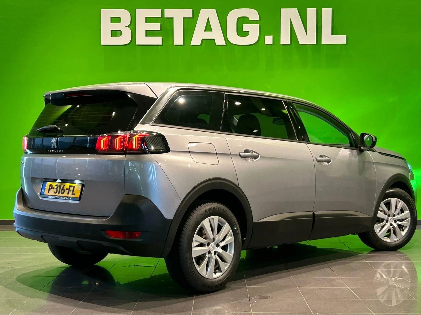 Hoofdafbeelding Peugeot 5008