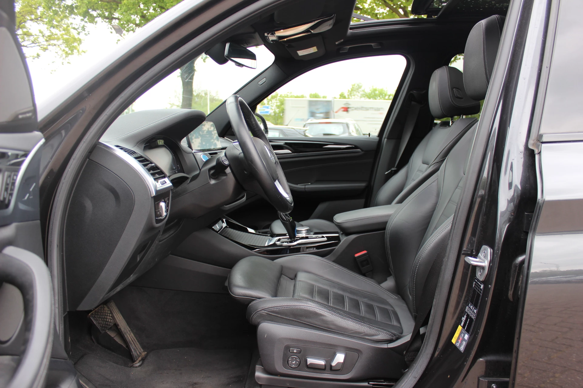 Hoofdafbeelding BMW iX3