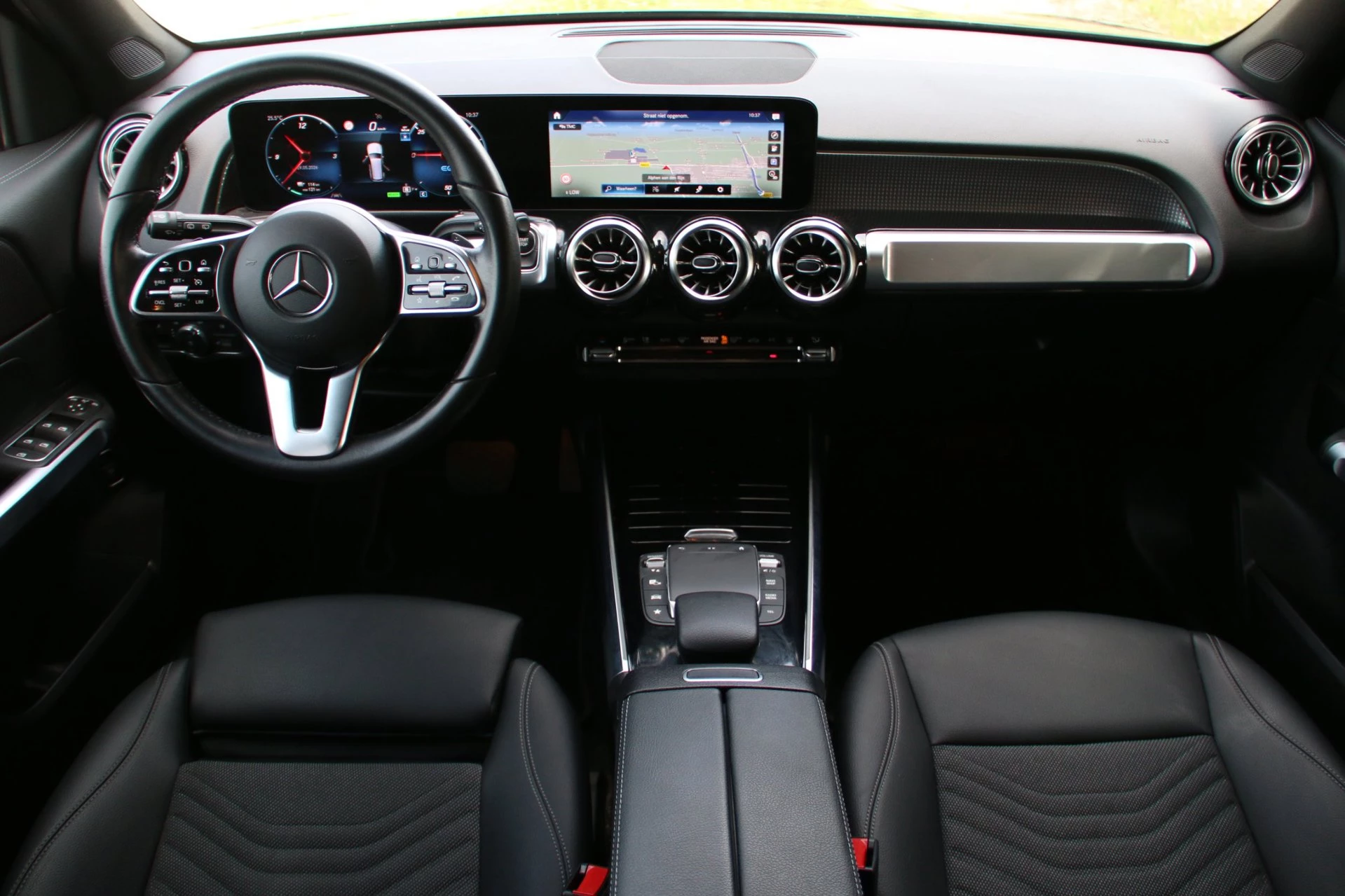 Hoofdafbeelding Mercedes-Benz EQB