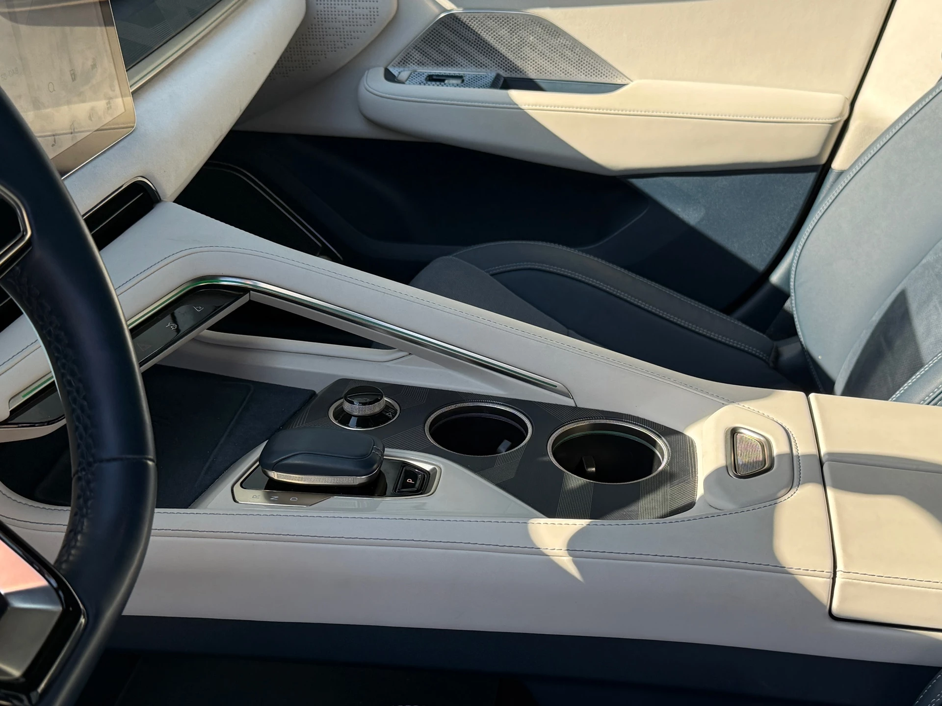 Hoofdafbeelding Zeekr 001