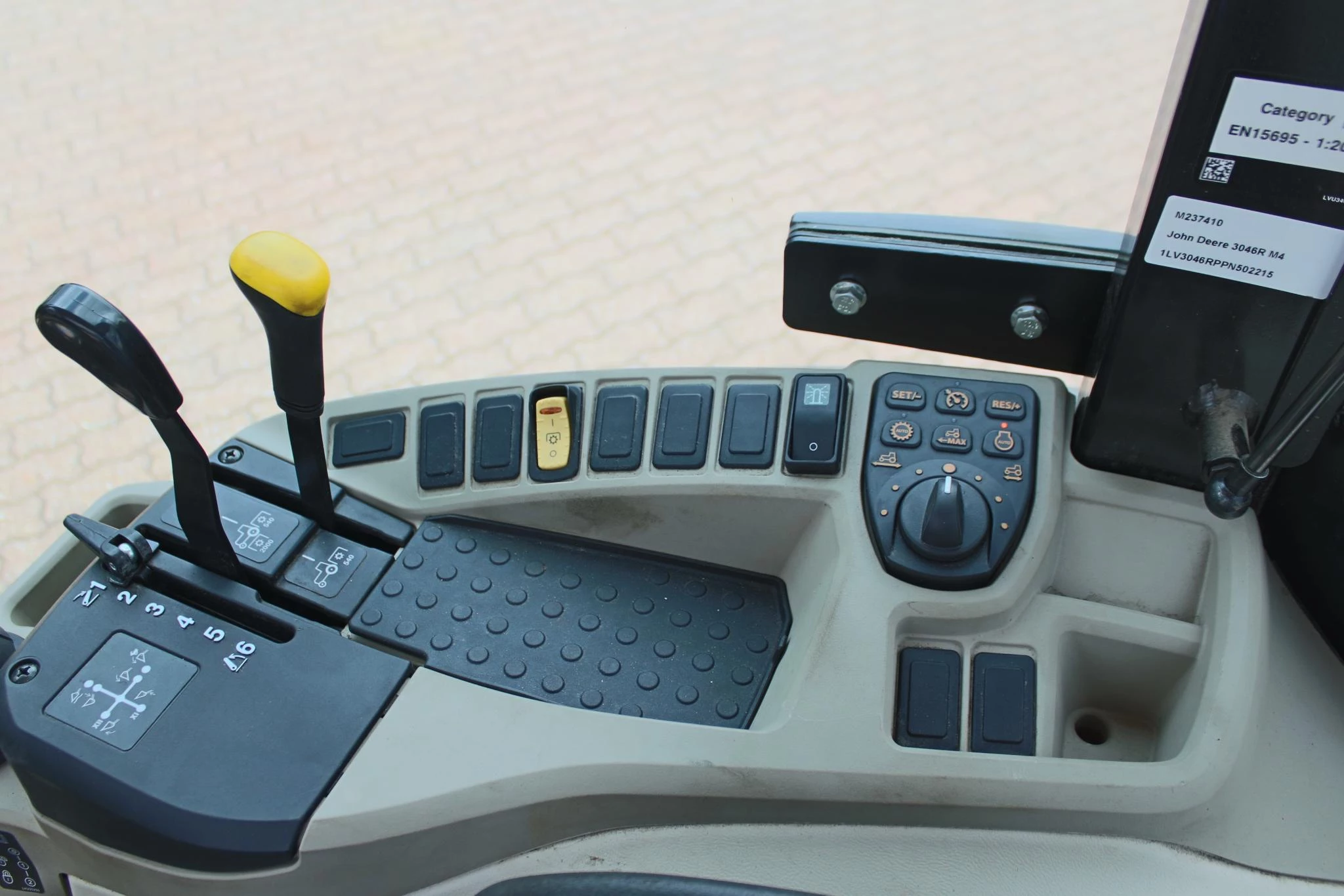 Hoofdafbeelding John Deere 3046R