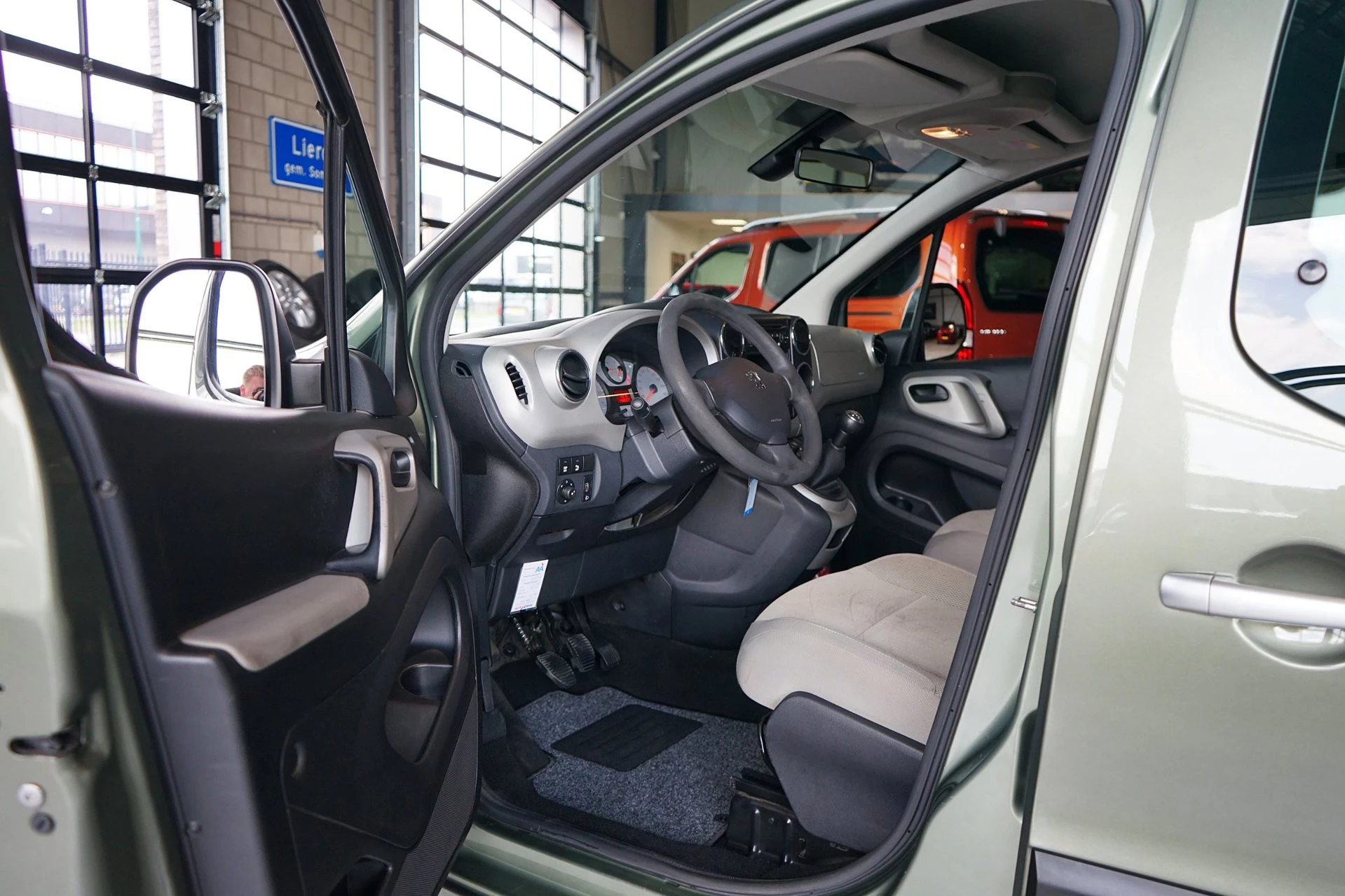 Hoofdafbeelding Peugeot Partner