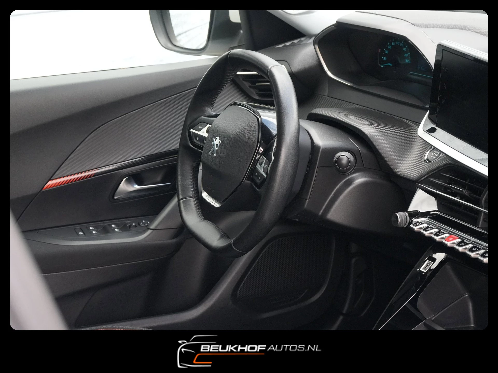 Hoofdafbeelding Peugeot e-2008