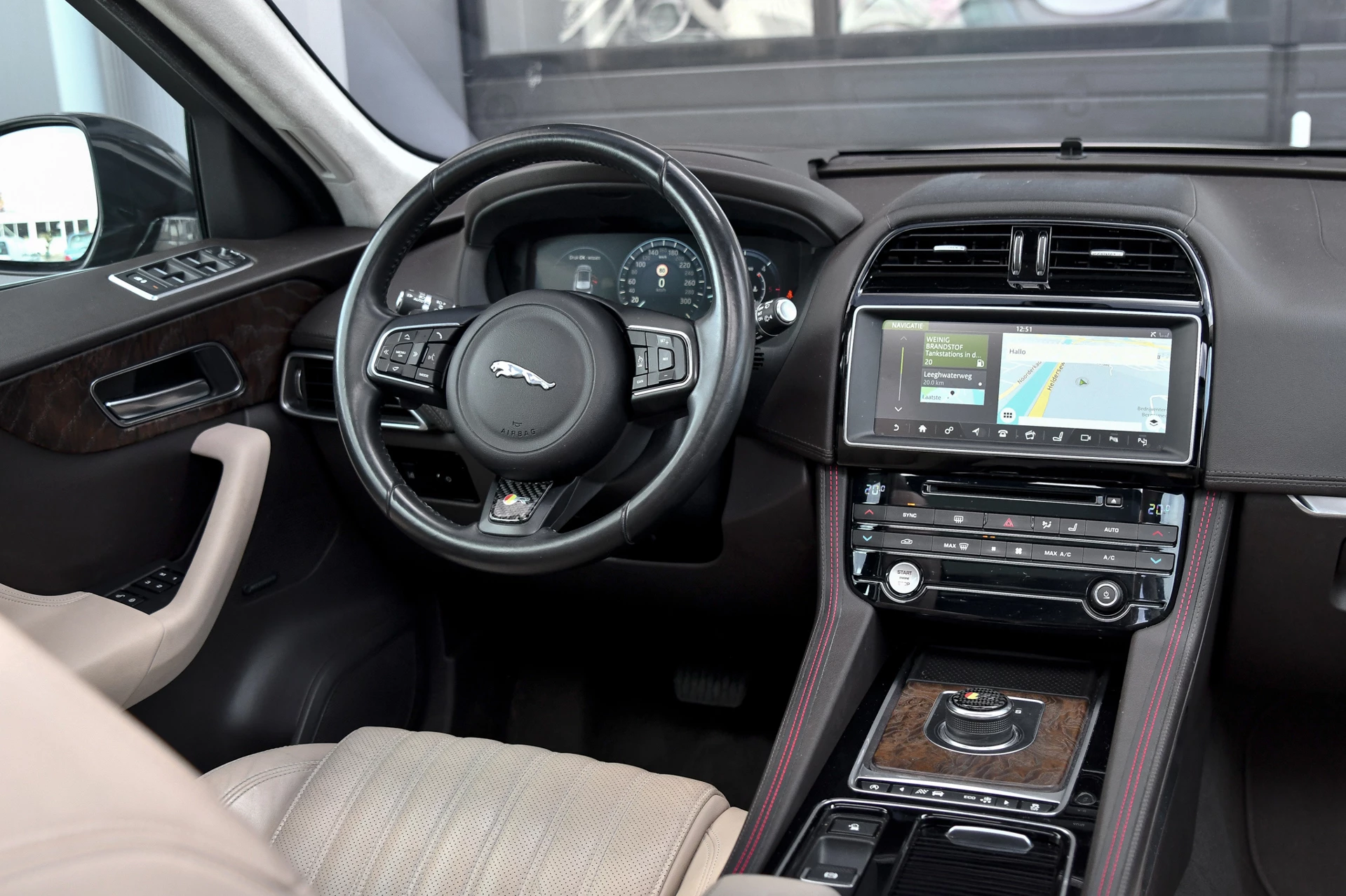 Hoofdafbeelding Jaguar F-PACE