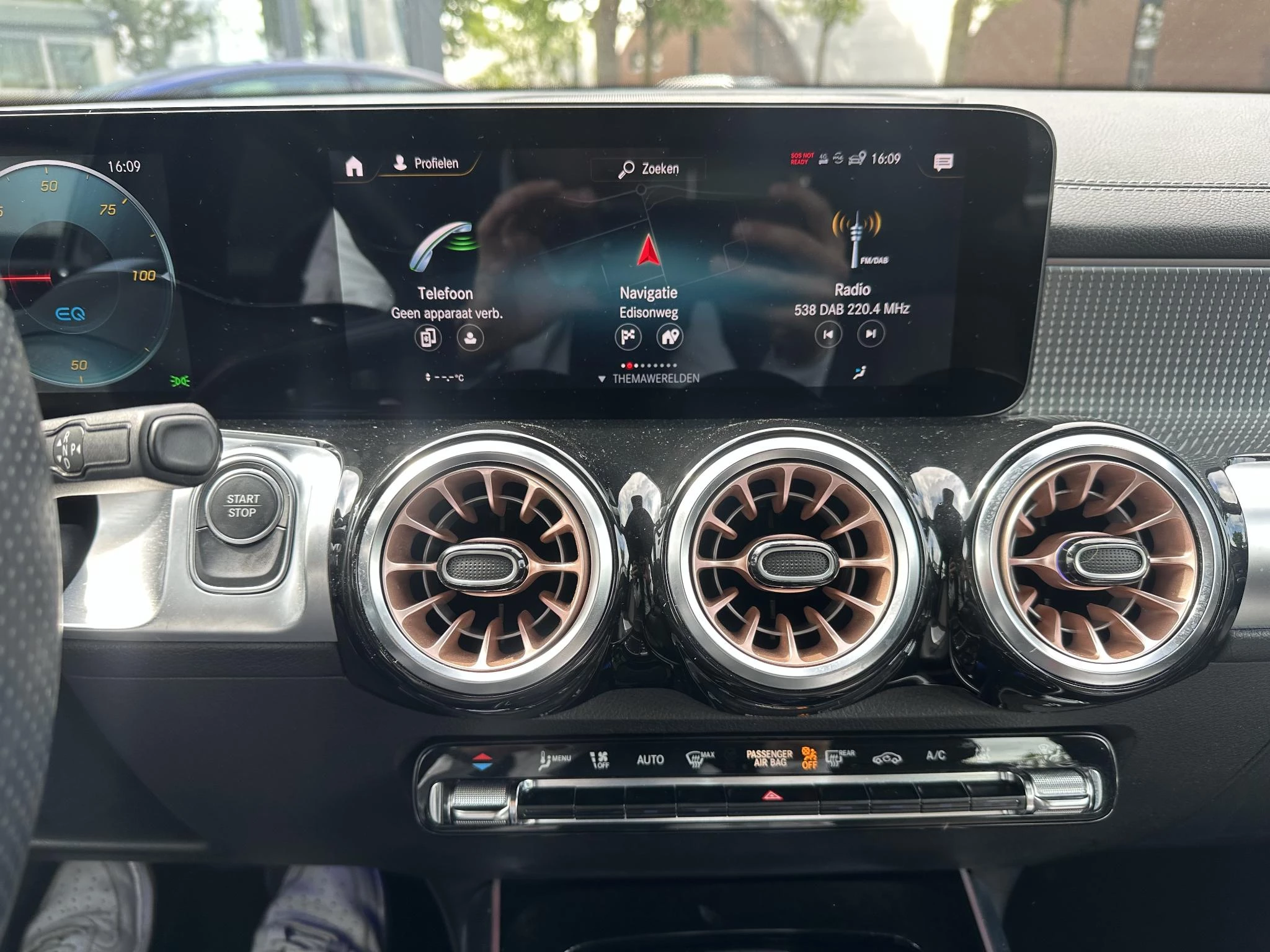 Hoofdafbeelding Mercedes-Benz EQB