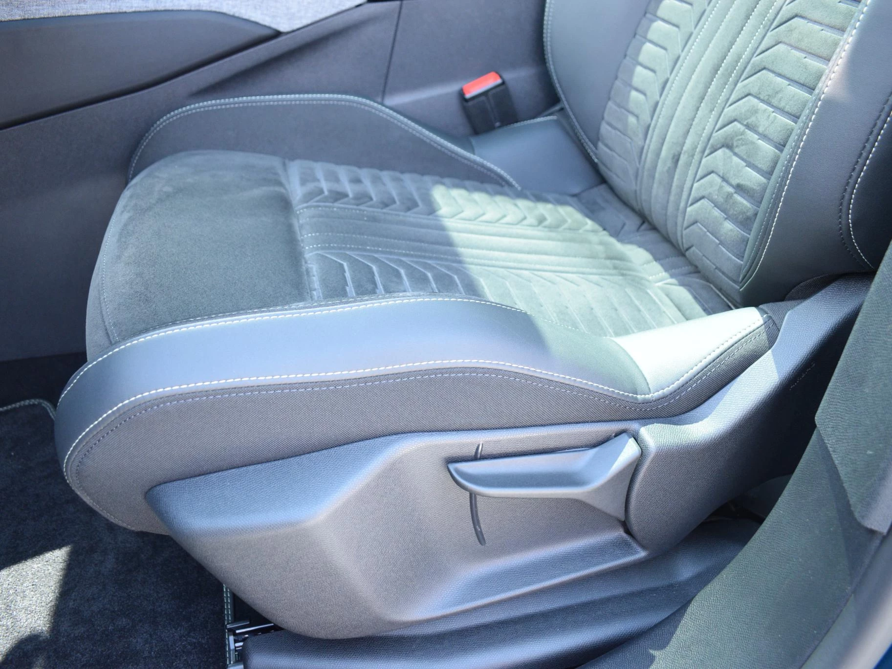 Hoofdafbeelding Peugeot e-3008