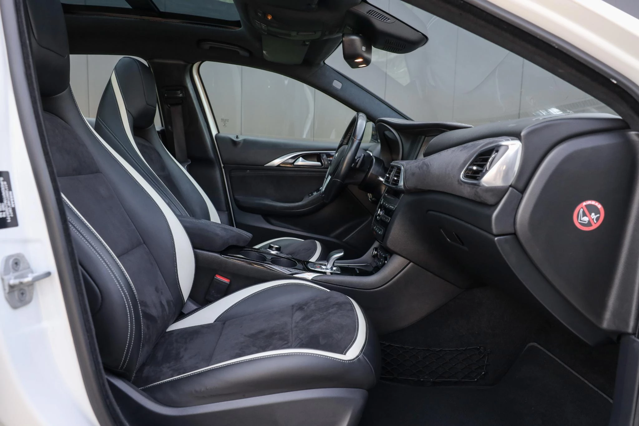 Hoofdafbeelding Infiniti Q