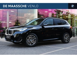 Hoofdafbeelding BMW iX1 BMW iX1 eDrive20 M Sport / Sportstoelen / M Adaptief onderstel / Parking Assistant / Stoelverwarming